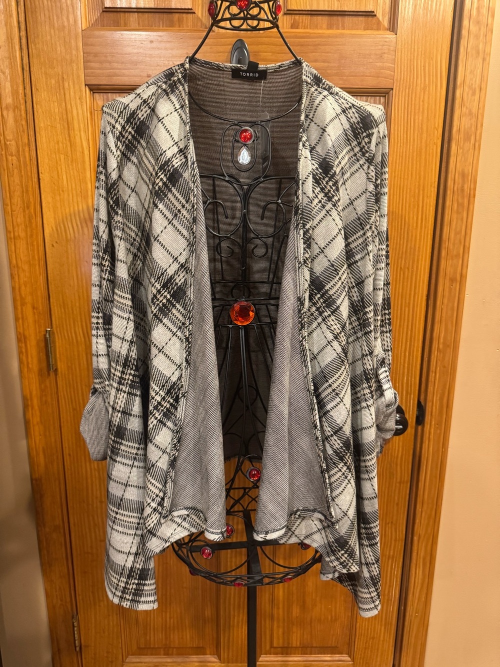 NWT Torrid Plaid Drape Front Cardigan Jacket Roll Tab Sleeves Wheat/Black 2X